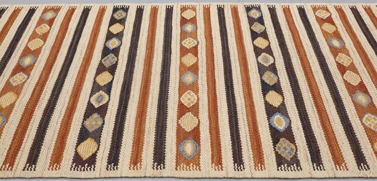 Barbro Nilsson, A RUNNER, "Enbär", flat weave, ca 273 x 89,5 cm, signerad AB MMF BN.