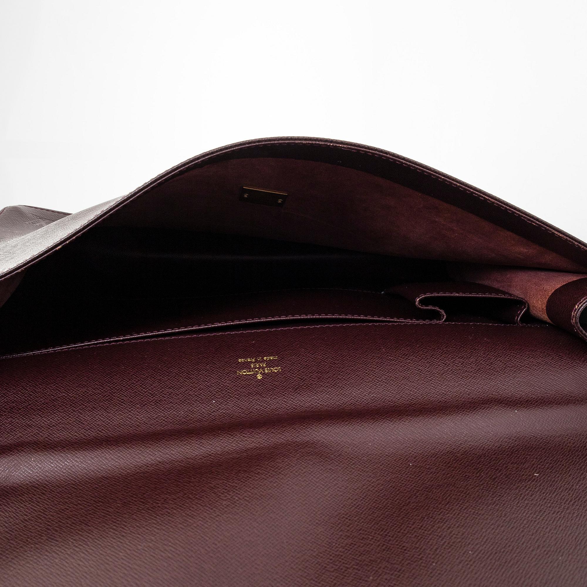 Louis Vuitton, salkku, "Taiga Porte-Document Angara".