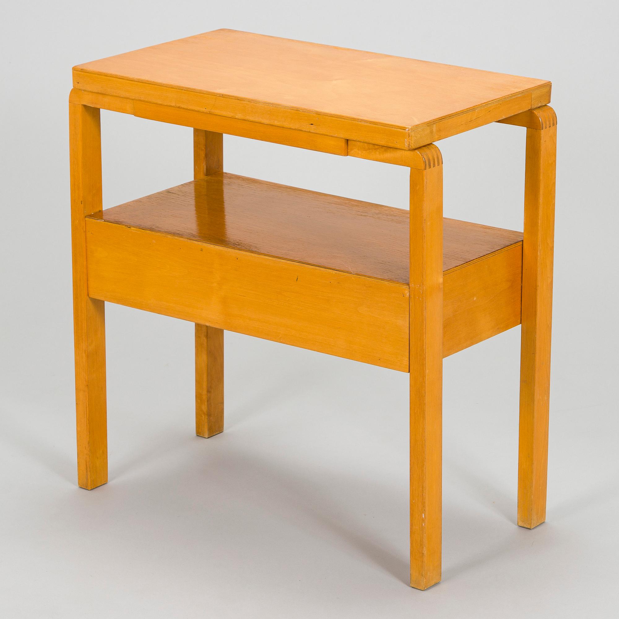 Alvar Aalto, an early 1930s '87' table for O.Y. Huonekalu- ja Rakennustyötehdas A.B.
