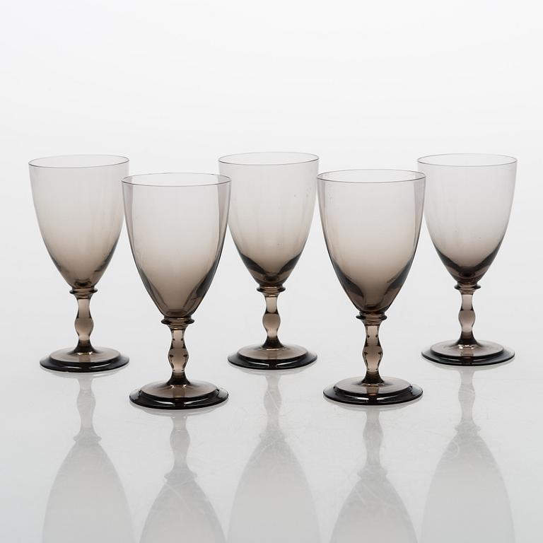 Tyra Lundgren, a set of 33 glasses, Riihimäen Lasi, first half of the 20th century.