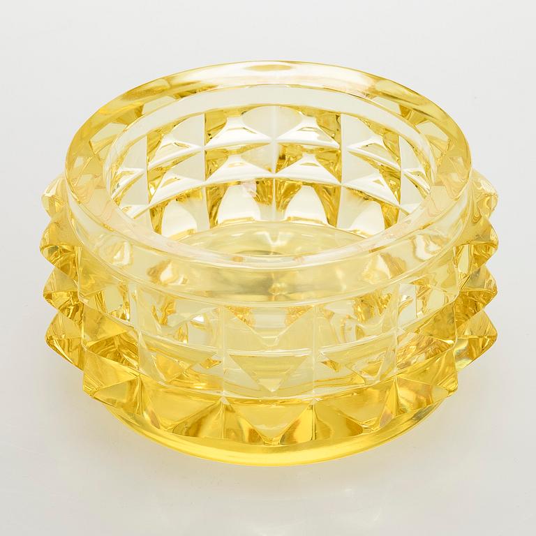 Aimo Okkolin, a 'Serpentine' 6577 bowl signed Aimo Okkolin Riihimäen Lasi Oy.