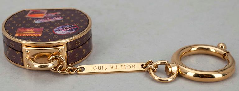 PILLERDOSA, Louis Vuitton.