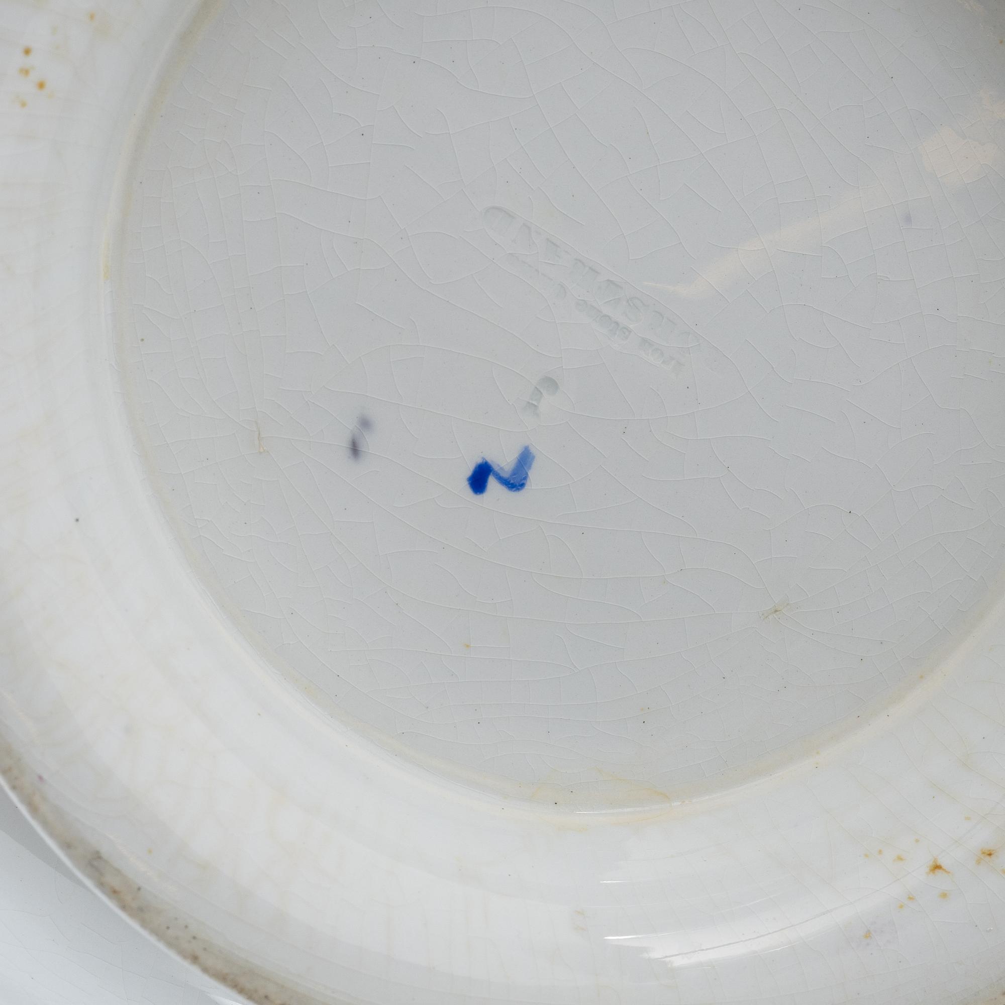Dinner service, 100 pieces, creamware, "Iris", Rörstrand, second half of the 20th Century.