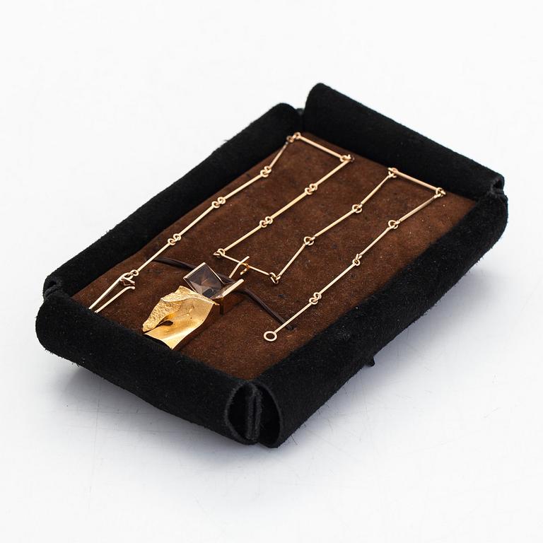 Björn Weckström, Halsband "Narcissos", 14K guld, bergskristall och rökkvarts. Lapponia 1972.