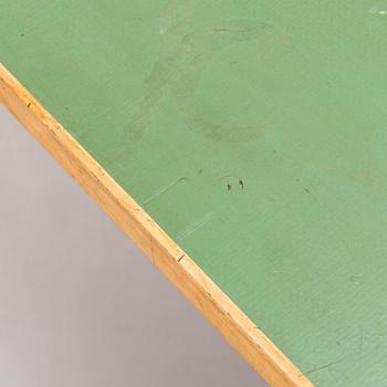 Alvar Aalto, bord, modell 82 för O.Y. Huonekalu-ja Rakennustyötehdas A.B. 1900-talets mitt.