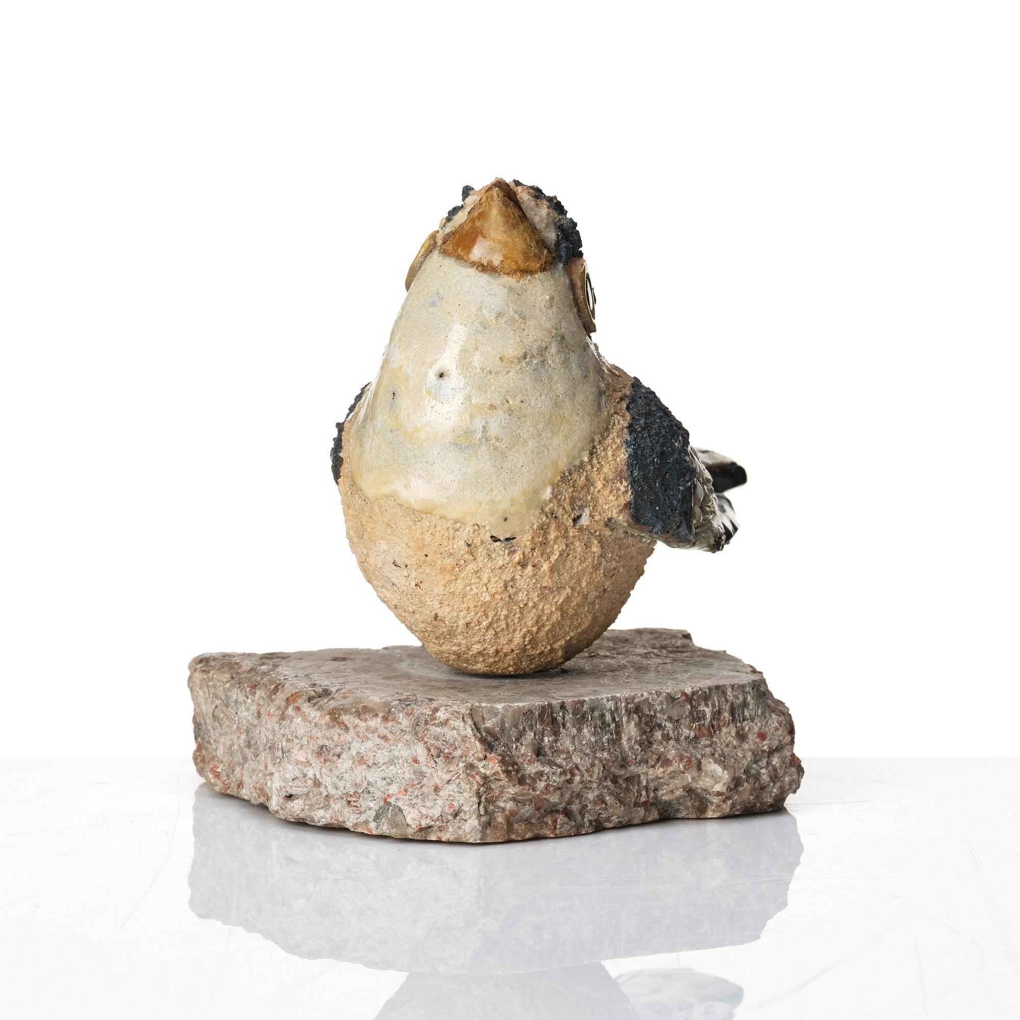 Tyra Lundgren, a stoneware sculpture of a bird, Sweden 1977.
