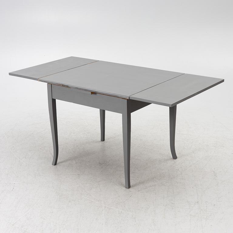 Dining table, 20th century.