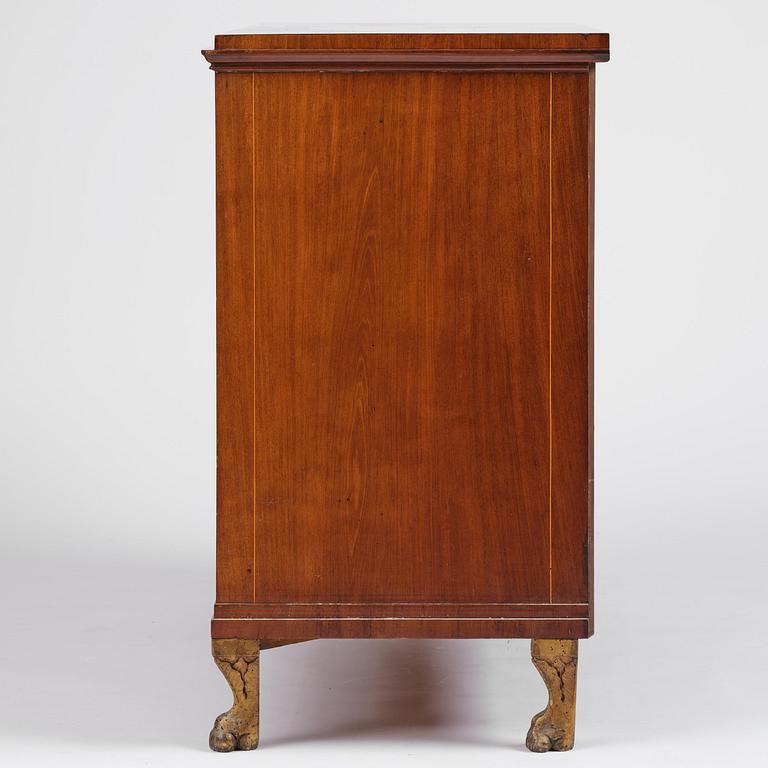 A late Gustavian mahogany writing commode in the manner of I. Löfgren, Stockholm circa 1800.