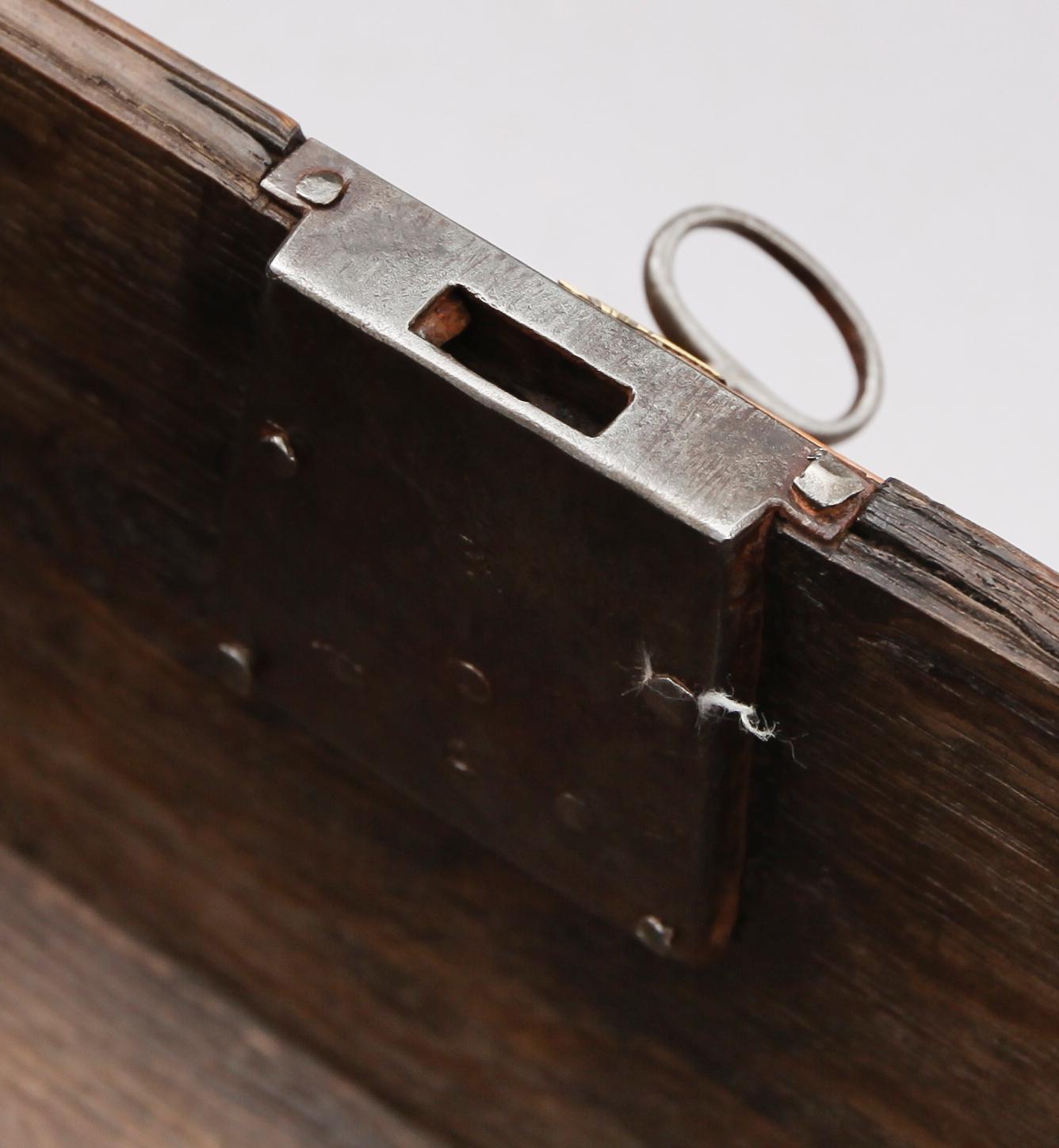 SKRIN, 2 st, trä, omkring år 1900.