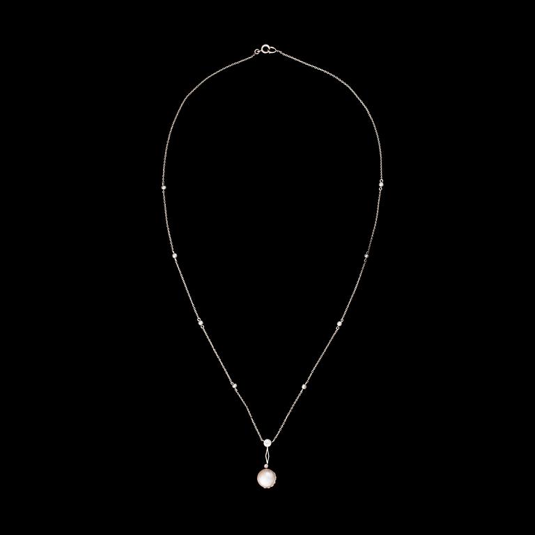 HÄNGE, platina, diamant, orientaliska pärlor. Rysk mästarstämpel S:t Petersburg. 1900-talets början. Vikt ca 4,9 g.