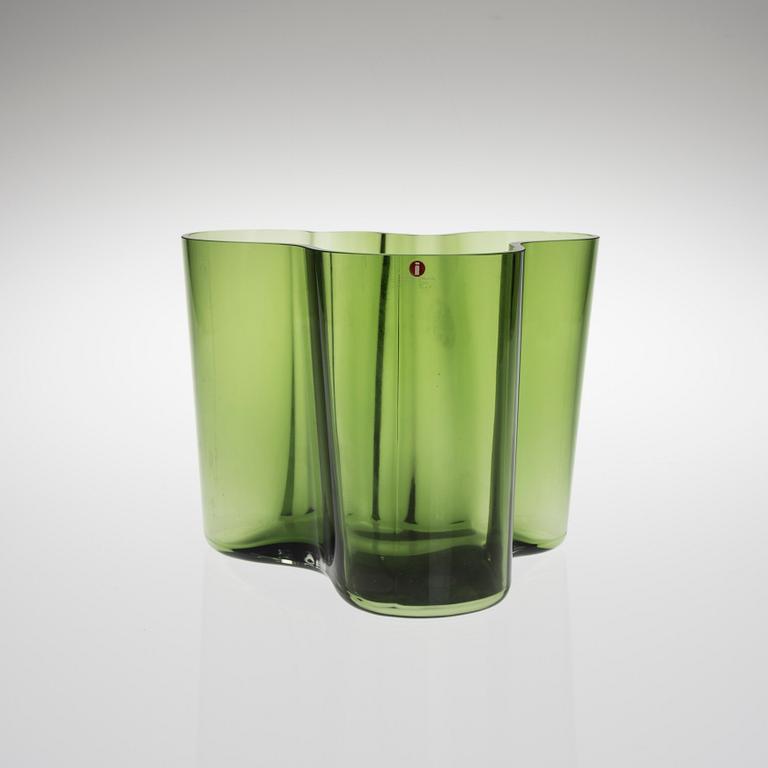 ALVAR AALTO, VAS, glas, "Savoy" 50 år, signerad A. Aalto 1936-1986 Iittala 5506/8000.