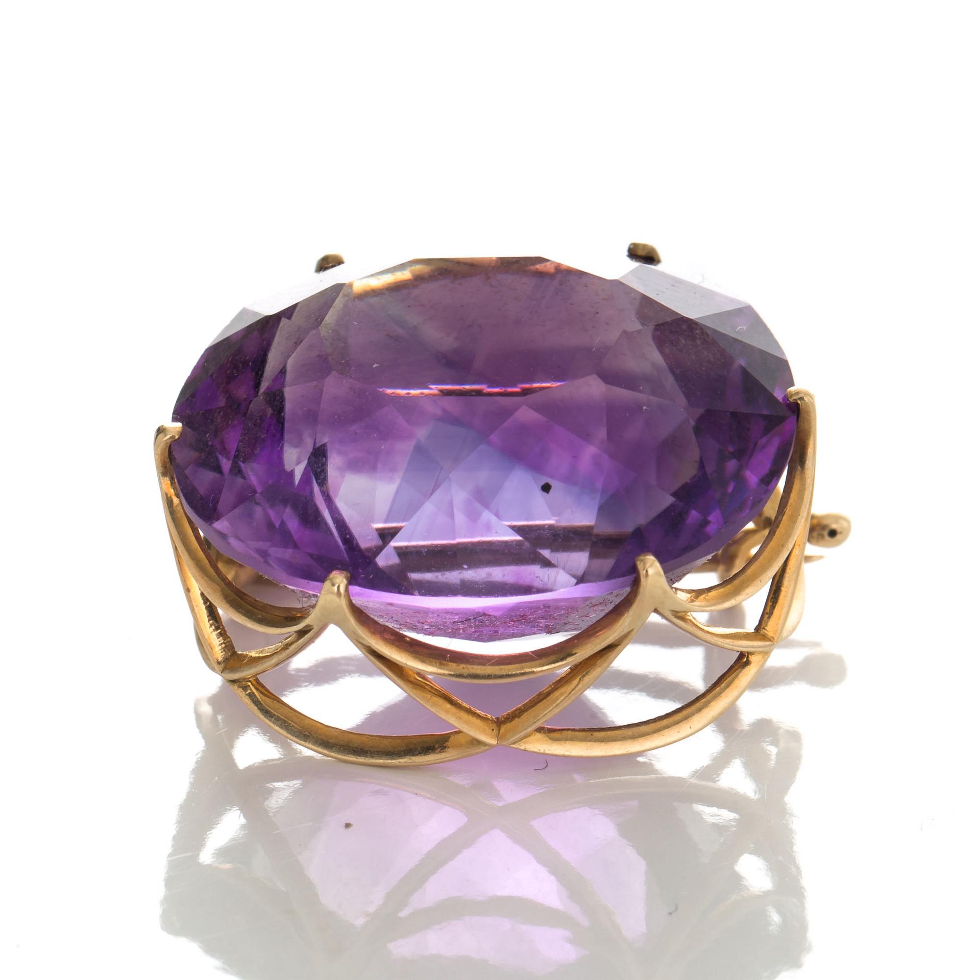 BROSCH, 18 k guld med ametist ca 36 ct, troligtvis Ryssland. Vikt ca 9 g.