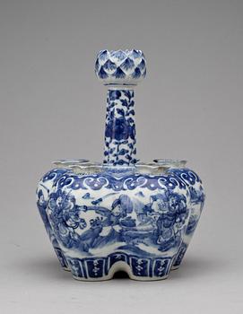 TULPANVAS, porslin, Kina, Kangxi-stil.