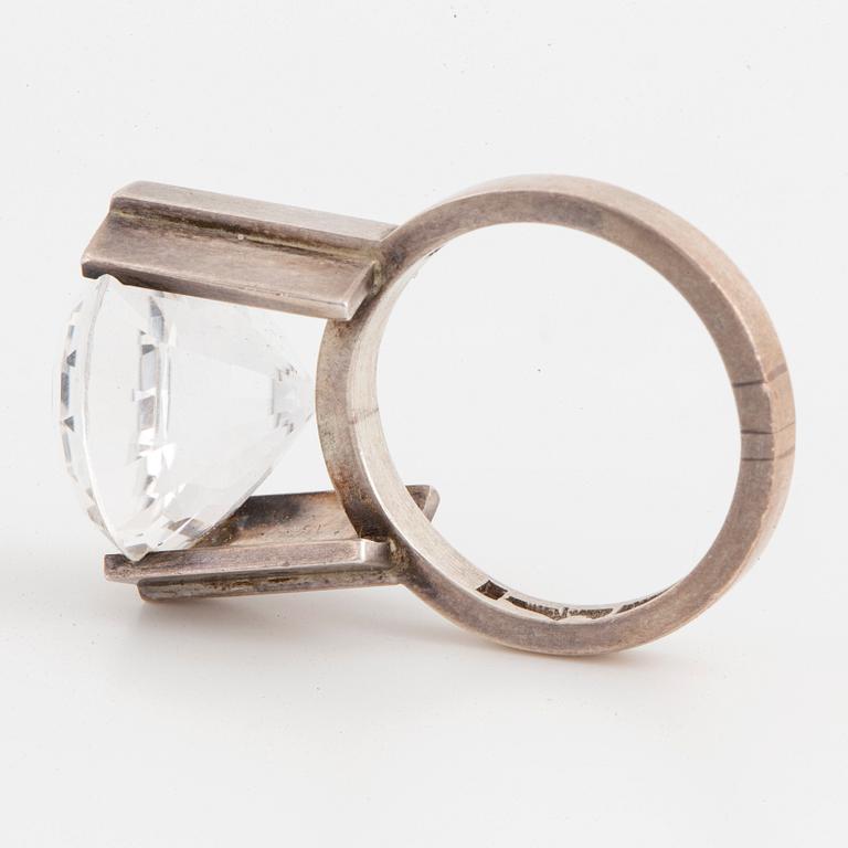 Wiwen Nilsson, ring med fasettslipad bergkristall, Lund, 1966, sterling silver.