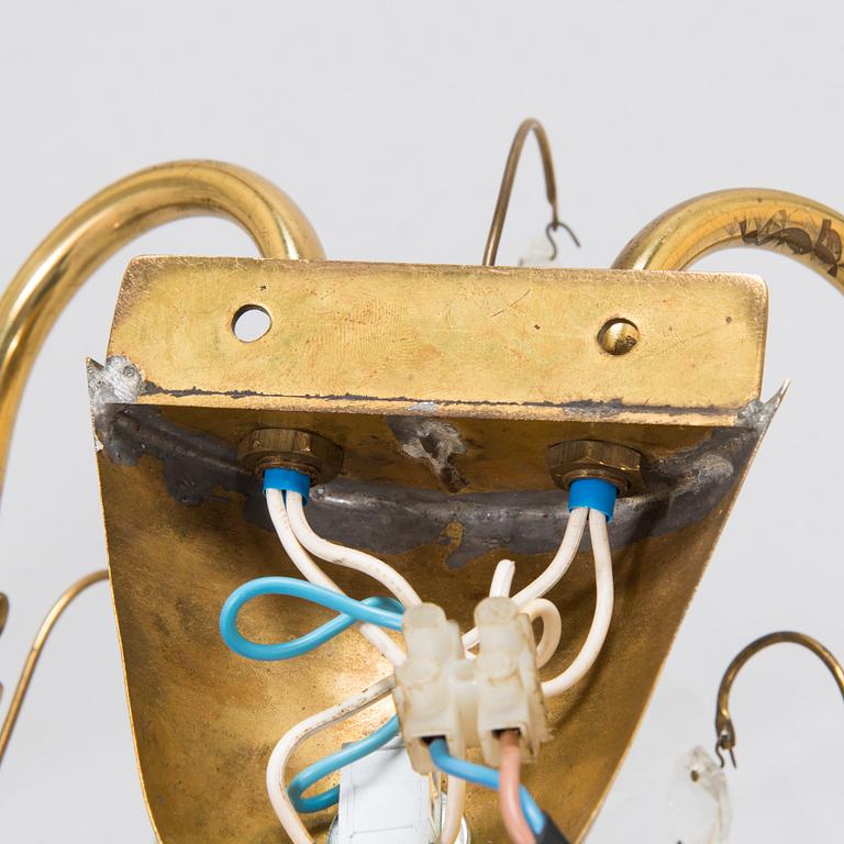 Mauri Almari, a pair of mid-20th-century brass wall sconces for Idman.