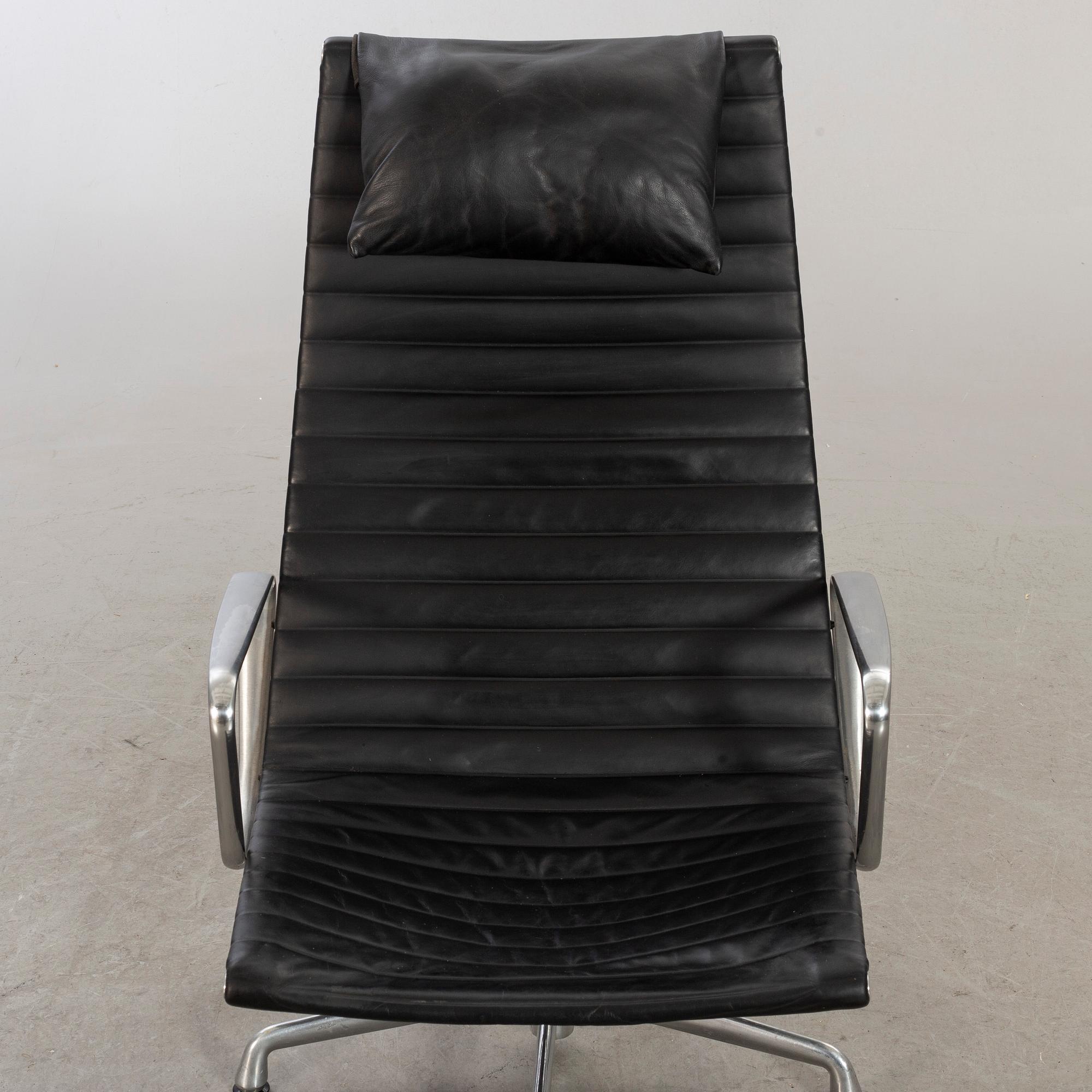 CHARLES AND RAY EAMES, An "EA-124, Aluminium Group", Herman Miller lounge chair. USA.