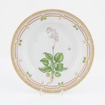 Tallrik, "Flora Danica", Royal Copenhagen, Danmark, 1985-91.