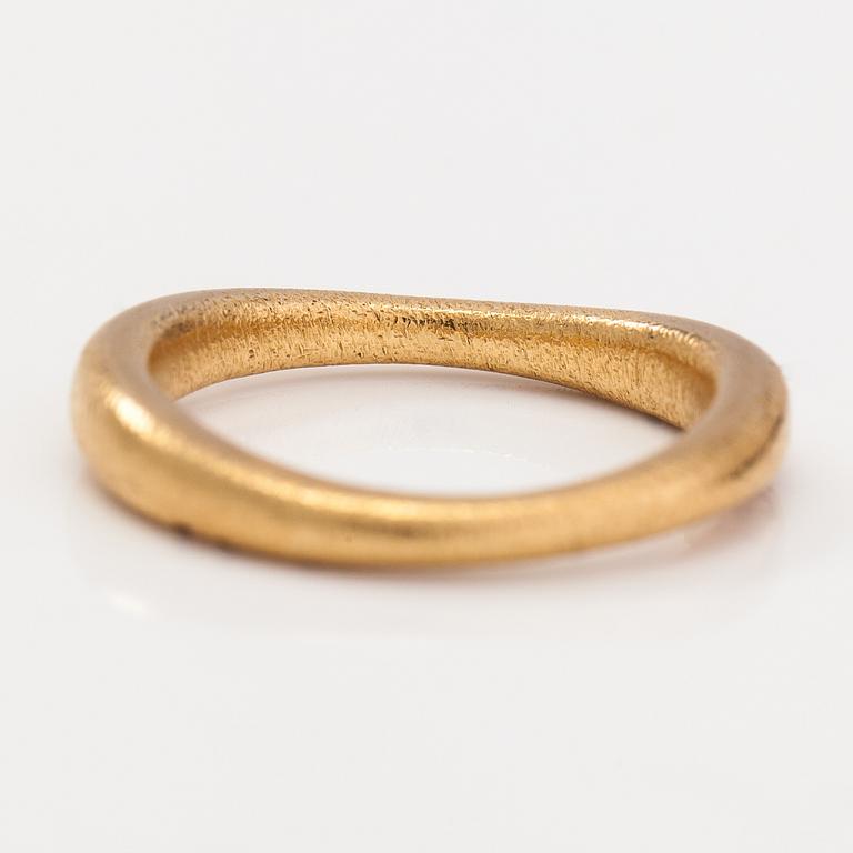 Ole Lynggaard, Ring "Love 3", 18K guld. Danmark.