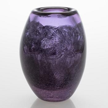 Sini Majuri, a glass sculpture, 'Motion' signed Sini Majuri 2021, Glass Studio Mafka&Alakoski Riihimäki.