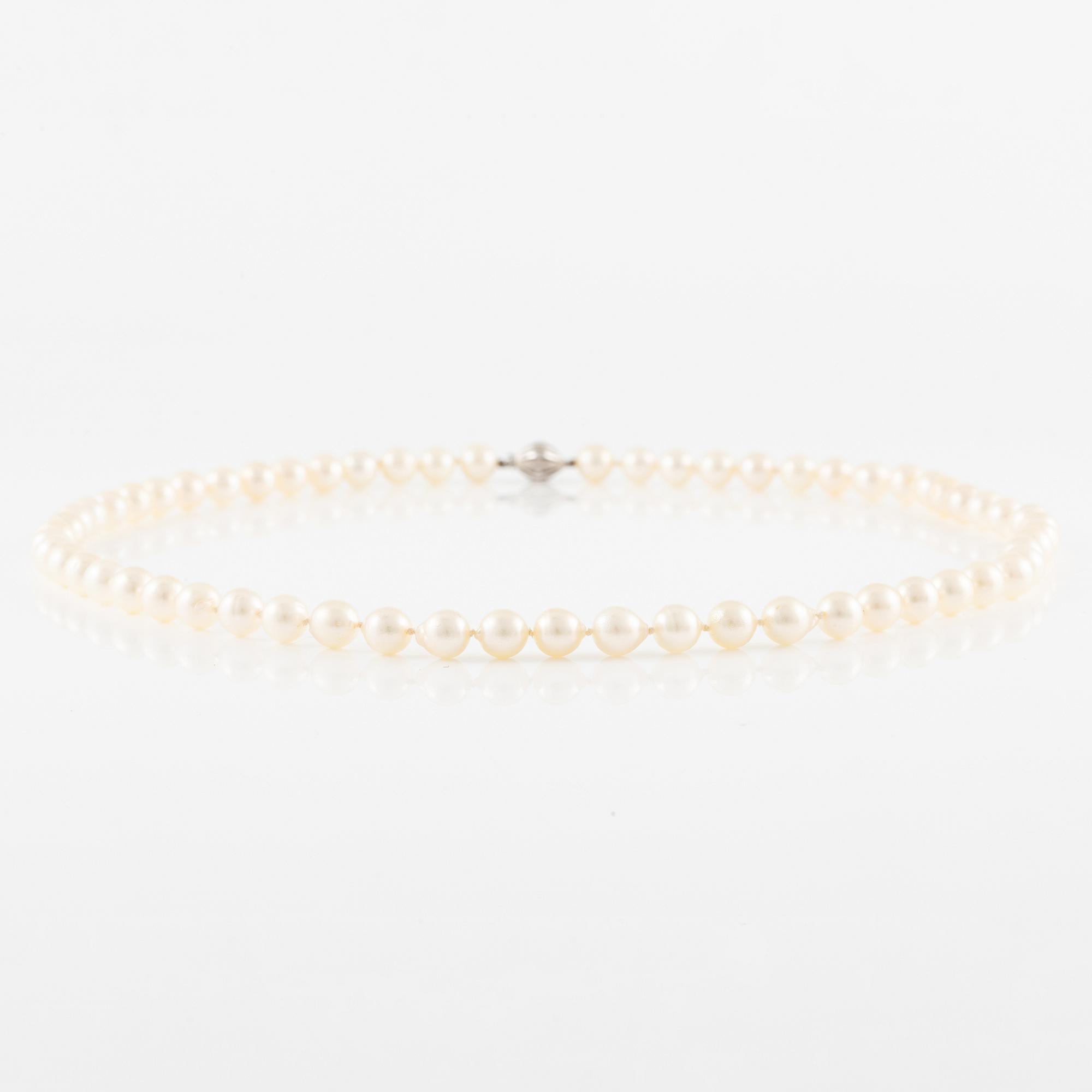 Pärlcollier, med odlade pärlor, lås 18K vitguld.