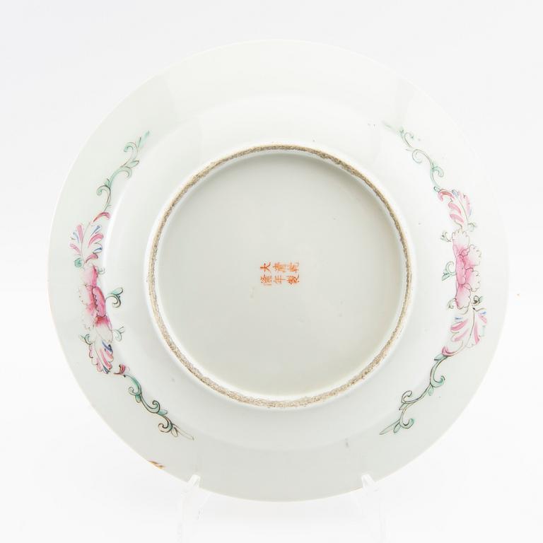 Plate and dish China around 1900 porcelain.