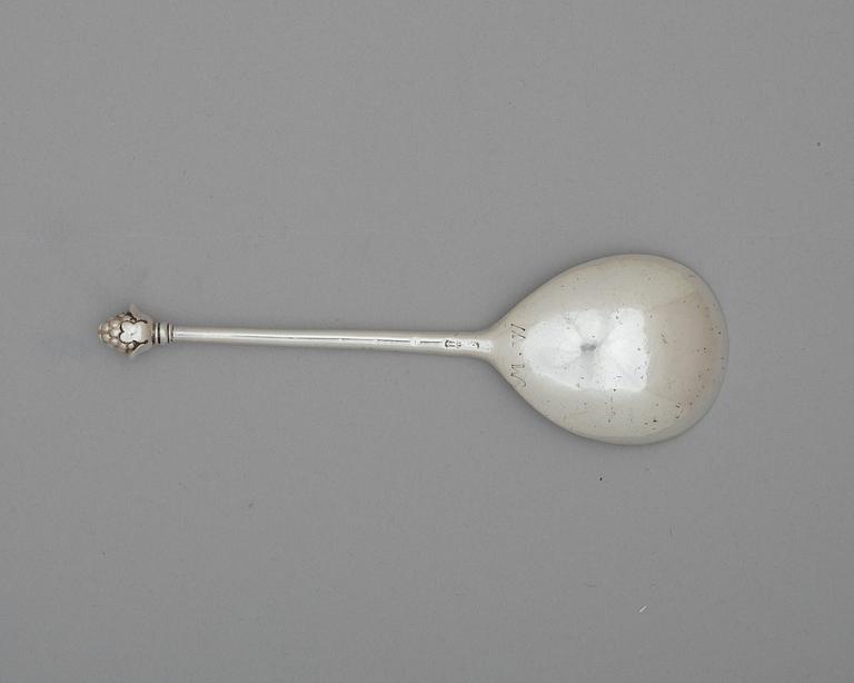 A Danish 17th century silver spoon, marks of Steen Pedersen, Copenhagen 1633.