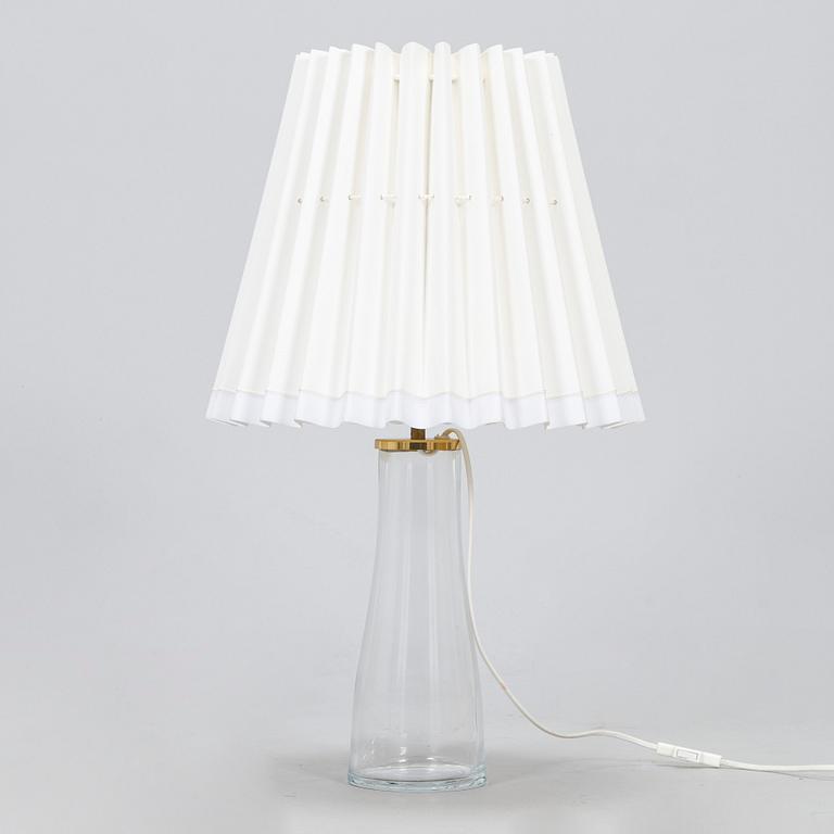 Maire Gullichsen, a 1990s 'M5 10' table lamp for Artek.