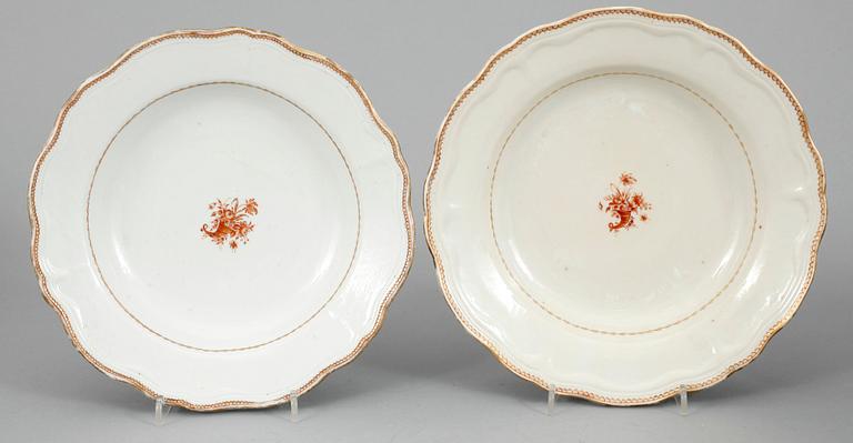 TALLRIKAR, 5 st. Porslin, Kina, 1700-tal.