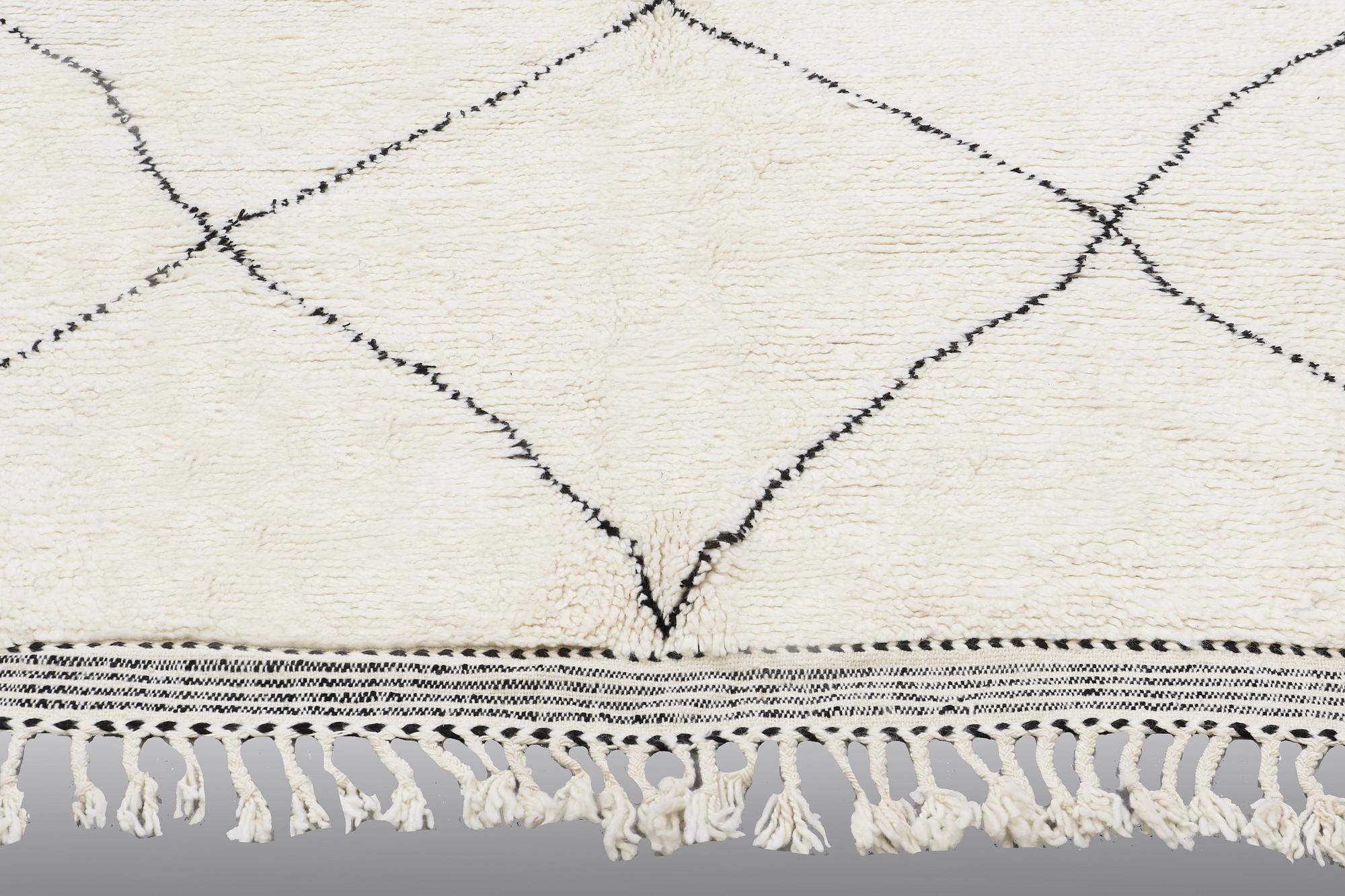 MATTA, Marocko, ca 305 x 220 cm.