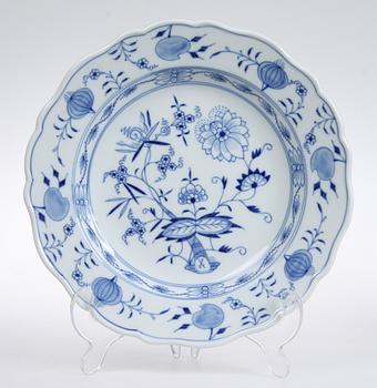 PARTI PORSLIN, 23 delar, "Lökmönstret", Meissen.
