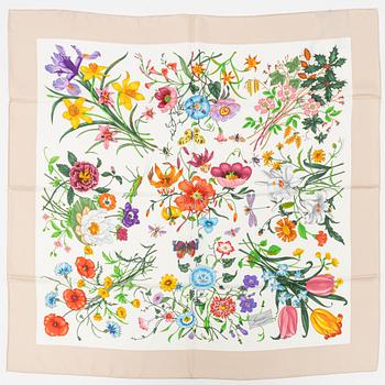 Gucci, a 'Flora' twill silk scarf.