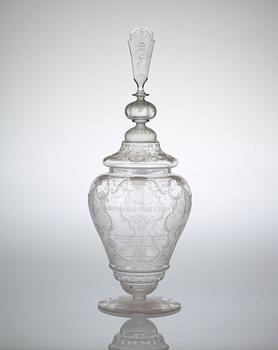 An Edvin Ollers engraved glass goblet with cover, Elme 1926, engraved by Carl Müller.