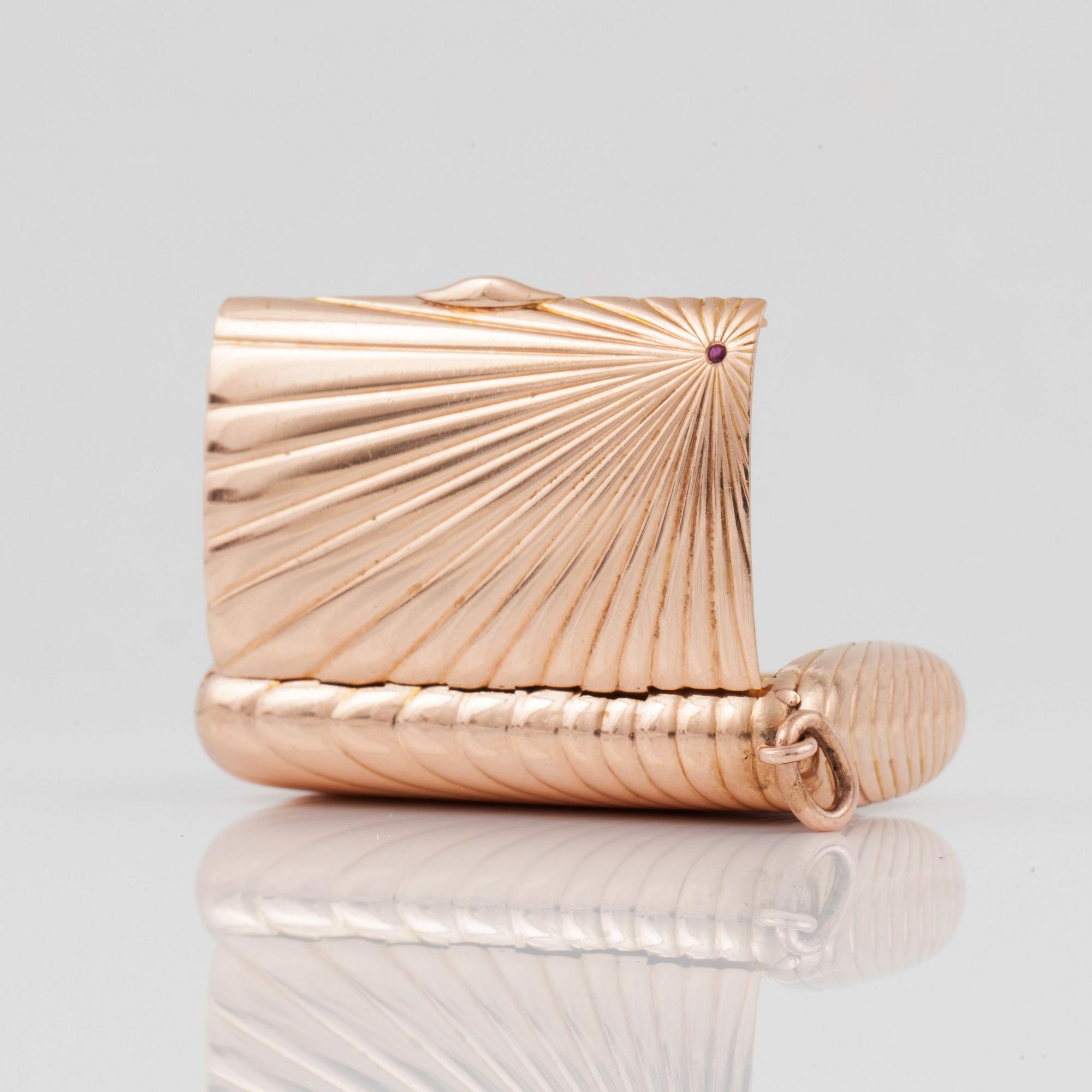 A Fabergé early 20th century gold match-case, workmaster Anna Ringe, S:t Petersburg 1899-1908.