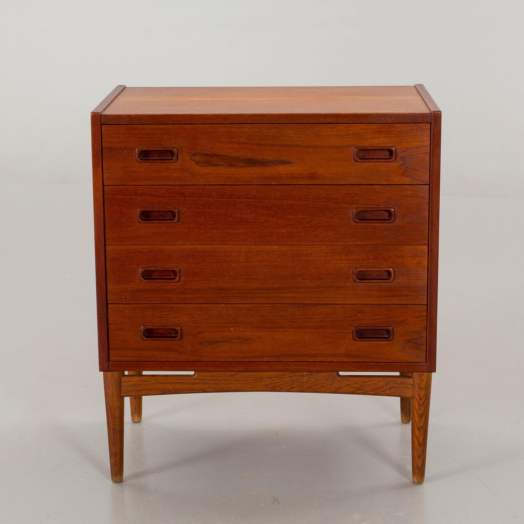 BYRÅ, teak, 1900-talets mitt.