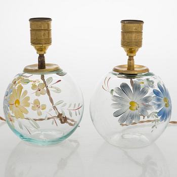 Paavo Tynell, bordslampor, 2 st Taito och Köklax Glasbruk, 1940-tal.