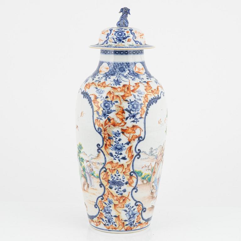 A large famille rose vase, Qing dynasty, Qianlong (1736-95).