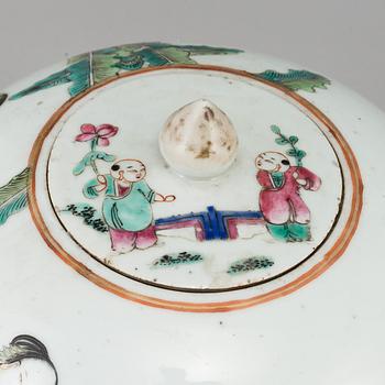 BOJAN med LOCK, porslin. Qingdynastin, 1800-tal.