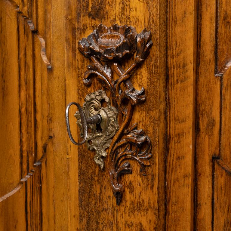 A Baroque cabinet from around the year 1700.