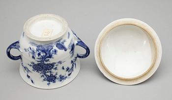 KOPP med LOCK, porslin. Qing dynastin. Qianlong (1736-95).