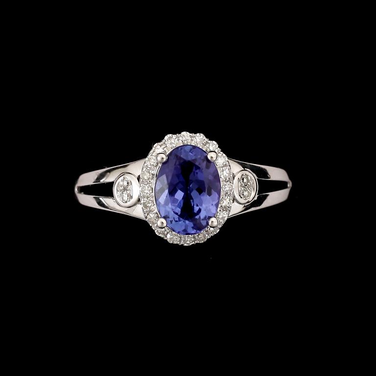 RING, 14k vitguld med tanzanit ca1,58ct och diamanter tot ca0,20ct.