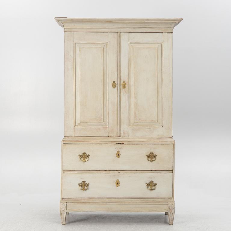 Skåp, omkring år 1800. Gustavianskt.