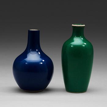 253. Two monocrome vases, Qing dynasty, 19th Century.