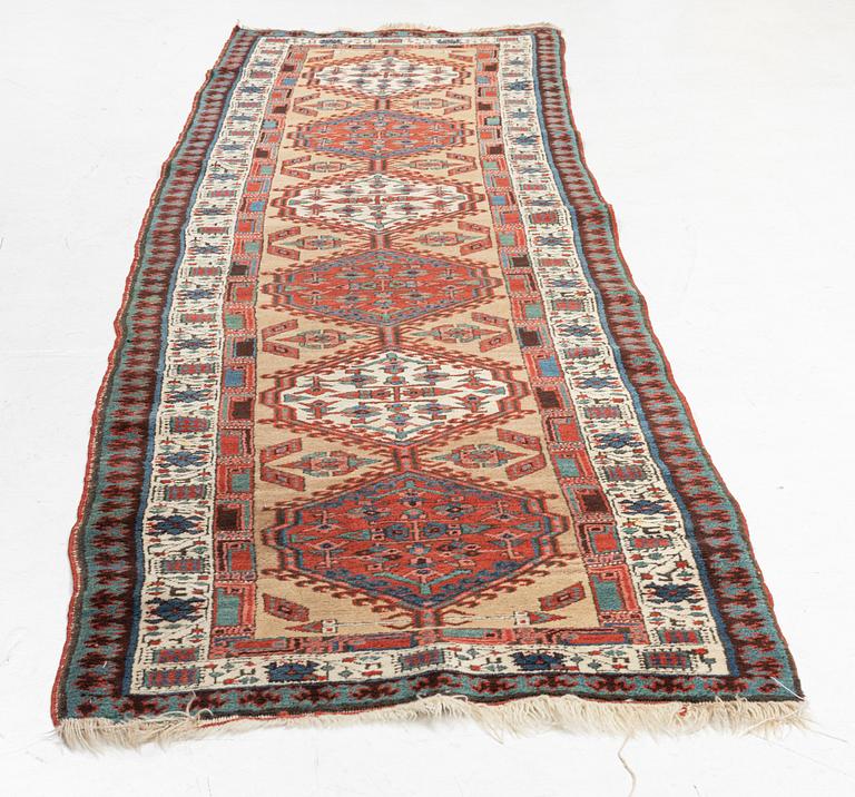 A runner carpet, Sarab, c. 323 x 90 cm.