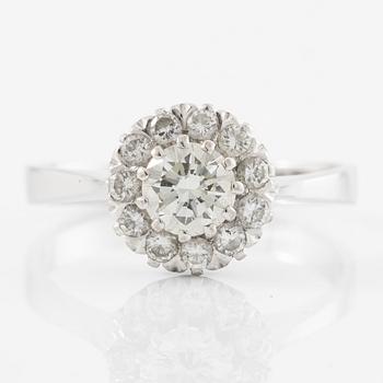 Ring, 18K white gold with brilliant-cut diamonds.