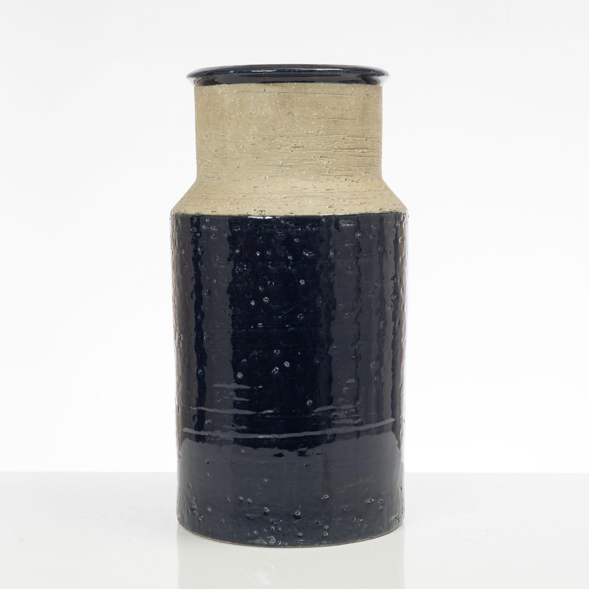 Hertha Bengtsson, vas, stengods, Rörstrand, 1900-talets andra hälft.