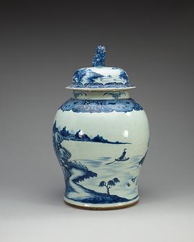 A large blue and white jar with cover, Qing dynasty, Jiaqing (1796-1820).