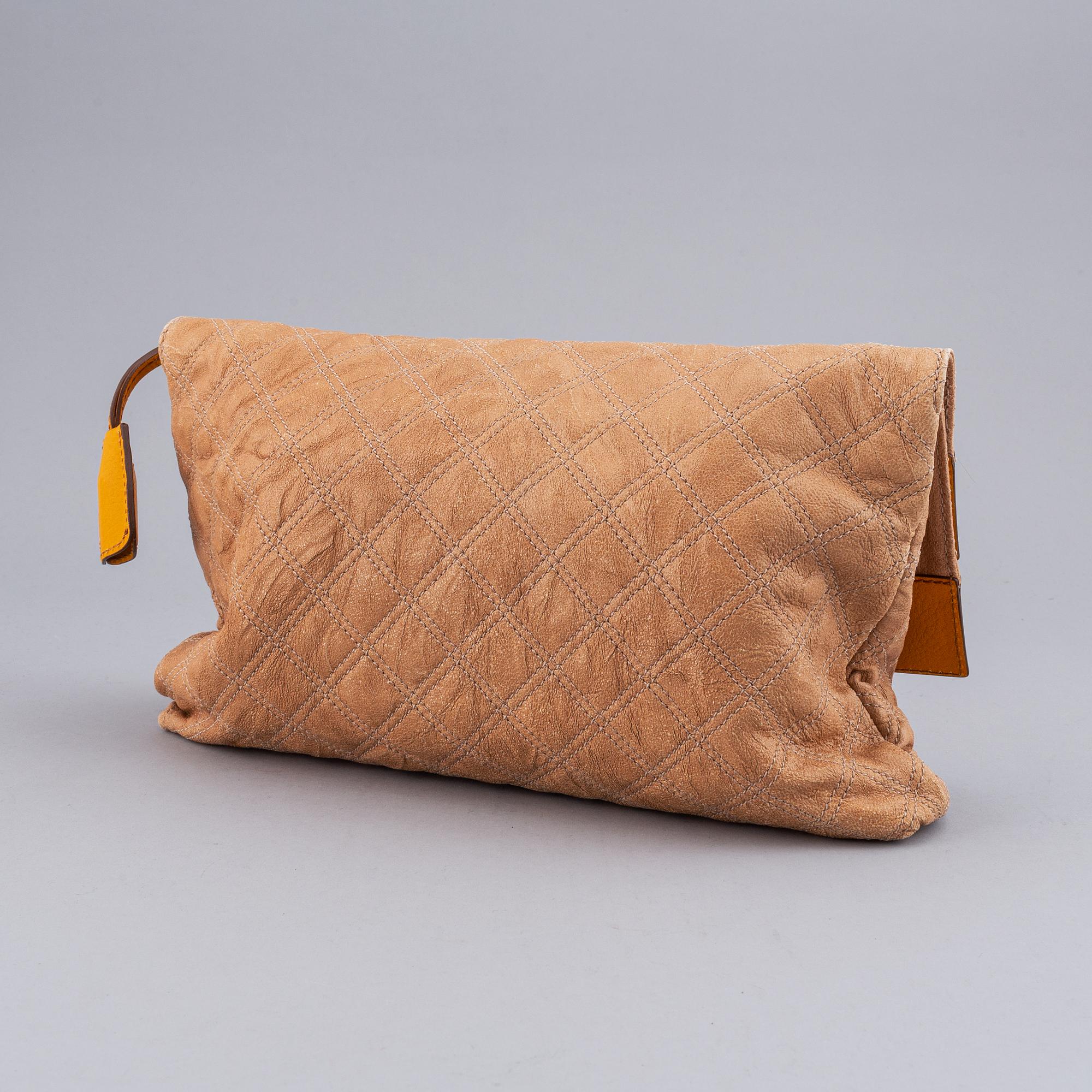 MARC JACOBS, clutch.