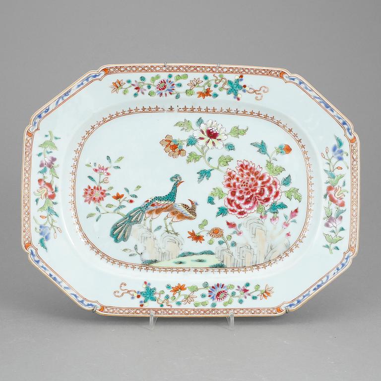 STEKFAT, porslin, Kina, Qianlong 1736-95.