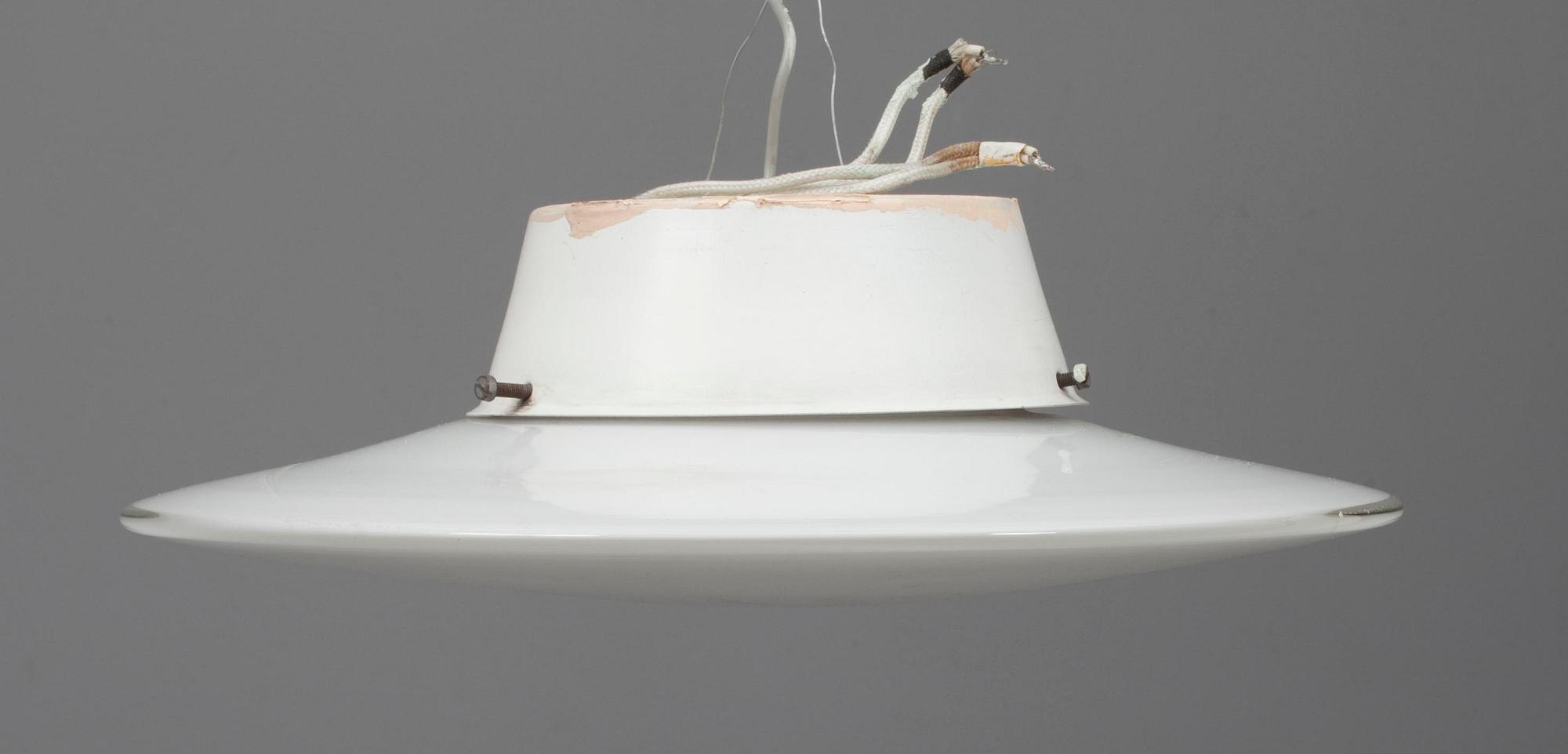 LAMPOR, ett par, opalglas, "Eclipta Lamp Small", design Arne Jacobsen, Orno. 1950-60-tal.