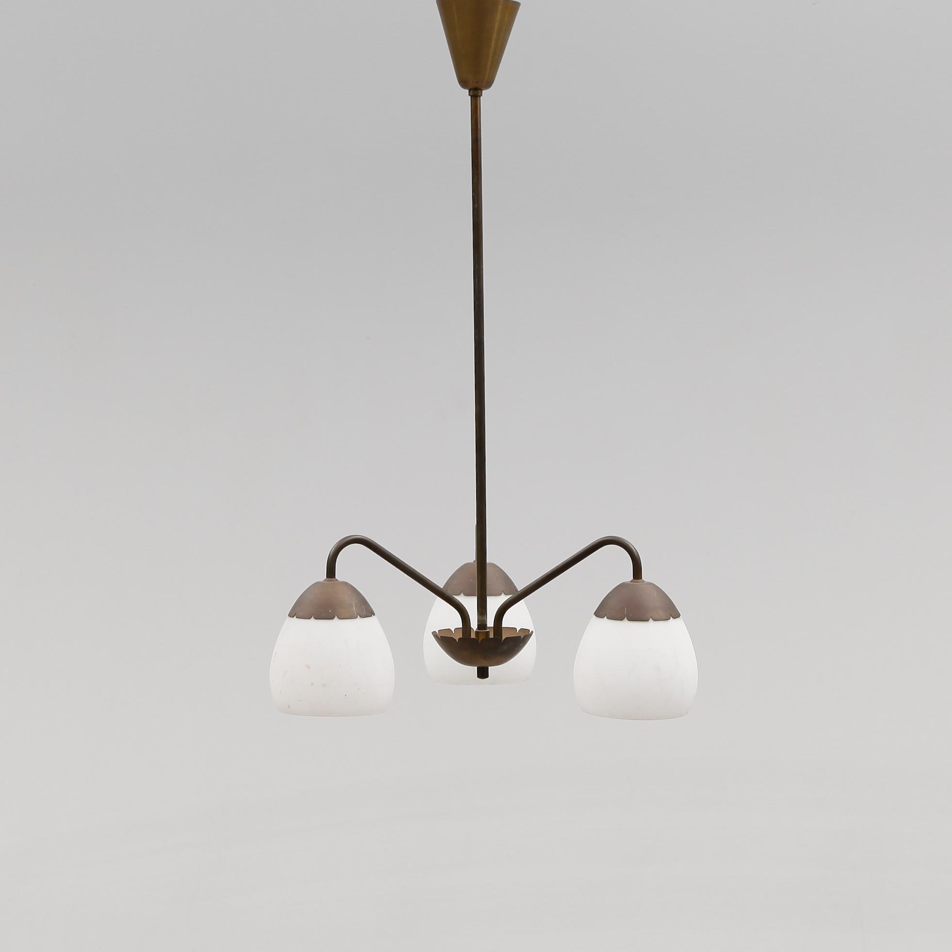 TAKLAMPA, 1900-talets mitt. Höjd 69 cm.